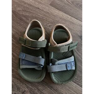 Monty Sandals in Hunter Green Mix size 7